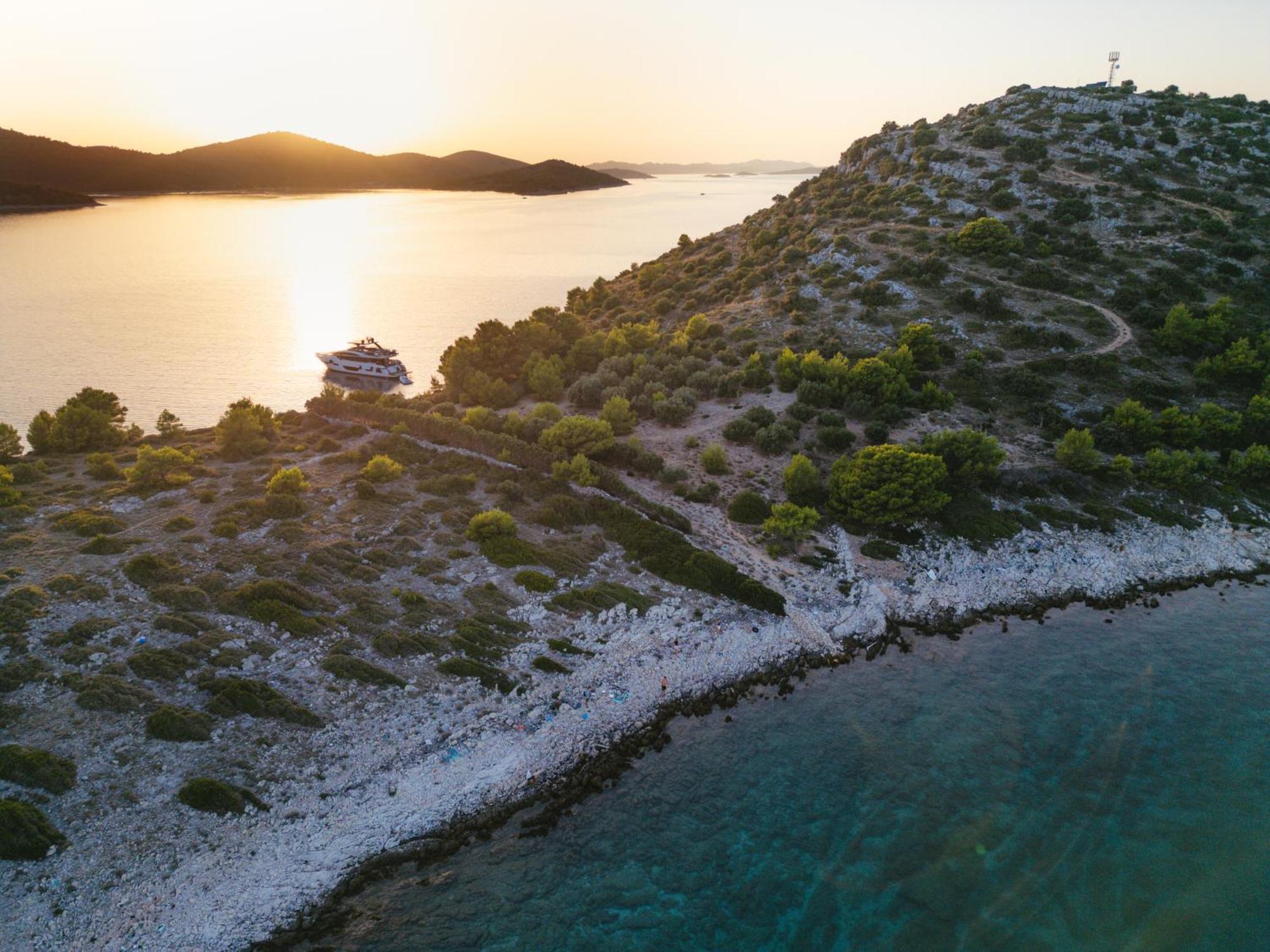 Beach House Danica - Resort & Tavern Bain, Free Transport, Pool, Island Of Zut - Kornati Pristanisce Экстерьер фото